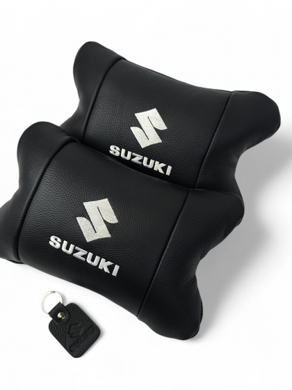 Набір шкіряних подушок Suzuki з вишивкою логотипу + брелок у подарунок для авто