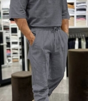 Мужской прогулочный костюм из жатого льна с футболкой и брюками на резинке весенний