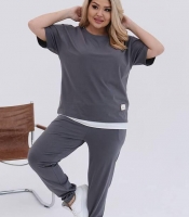 Спортивный костюм-двойка женский из турецкого кулира с манжетами на брюках и футболкой с белой вставкой весенний летний