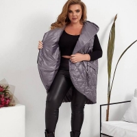 Жилетка женская теплая плащевка лаке на синтепоне 150 с карманами и объемным капюшоном