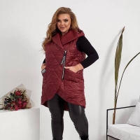 Жилетка женская теплая плащевка лаке на синтепоне 150 с карманами и объемным капюшоном