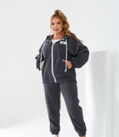 Костюм прогулочный женский из вельвета: кофта на молнии с капюшоном и брюки на резинке весенний