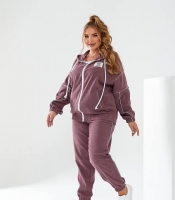 Костюм прогулочный женский из вельвета: кофта на молнии с капюшоном и брюки на резинке весенний