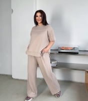 Костюм женский из двунитки пенье: свободная футболка и прямые брюки весенний
