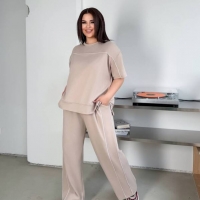 Костюм женский из двунитки пенье: свободная футболка и прямые брюки весенний