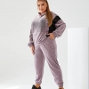 Спортивный костюм женский из велюра с декором из камней и карманом-кенгуру весенне-летний  k-117207