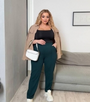 Брюки женские прямого кроя из креп-дайвинга с карманами и декоративной полосой весенне-летние