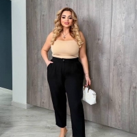 Брюки женские из костюмной ткани прямого кроя с защипами демисезонные