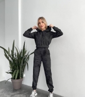 Костюм женский спортивный из трехнитки с капюшоном и карманами весенне-летний
