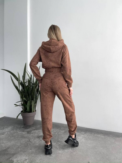 Костюм женский спортивный из трехнитки с капюшоном и карманами весенне-летний