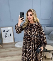 Платье трапеция свободное со штапеля с леопардовым принтом на кнопках с завышенной талией и поясом свободного кроя весеннее