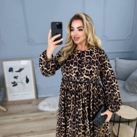 Платье трапеция свободное со штапеля с леопардовым принтом на кнопках с завышенной талией и поясом свободного кроя весеннее