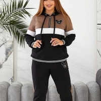 Спортивный костюм женский из двунитки с контрастными вставками и декоративной вышивкой демисезонный