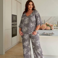 Костюм женский из турецкого софт трикотажа прогулочный с широкой туникой и свободными брюками весенне-летний