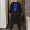 Женский костюм из двухнитки с асимметричной туникой и аппликацией "fashion" весенний  k-117966