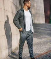 Мужской прогулочный костюм из трикотажного софта с рубашкой и брюками на резинке весенний