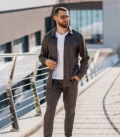 Мужской прогулочный костюм из трикотажного софта с рубашкой и брюками на резинке весенний