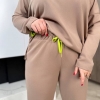 Костюм женский из креп-дайвинга с кофточкой свободного кроя и укороченными брюками на кулиске весенне-летний  k-118190