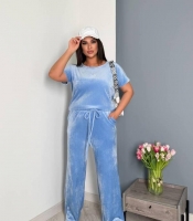 Спортивный костюм женский велюровый плюшевый с футболкой и широкими штанами с декором в виде каменных бабочек весенне-летний