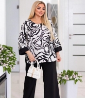 Костюм женский из софта: свободная блуза и брюки с высокой талией весенне-летний