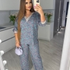 Костюм женский из штапеля: блуза с отделкой и прямые брюки с цветочным узором весенне-летний  k-118954