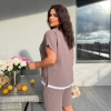Костюм-двойка женский из крепа жатки: свободная блуза и шорты с высокой посадкой летний  k-120765