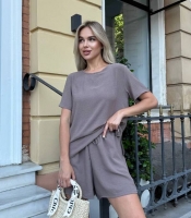 Костюм-двойка женский креп-жатка футболка и шорты летний