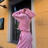 Костюм-двойка спортивный женский из велюра свободного кроя с брюками и курткой на молнии осенний  k-122932