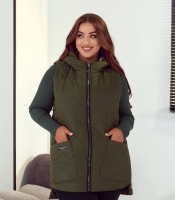 Жилетка женская удлинённая стеганая прямая с капюшоном хаки из плащевки Лаке на синтепоне осенняя