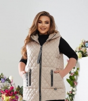 Жилетка женская удлинённая стеганая бежевая с капюшоном из плащевки Лаке на синтепоне осенняя