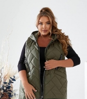 Жилетка женская стеганая удлиненная с капюшоном из плащевки Лаке на синтепоне хаки осенняя
