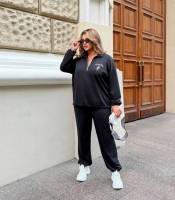 Костюм-двойка женский осенний из двунитки с худи на молнии и брюками прямого кроя