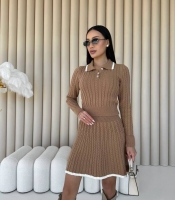 Костюм-двойка женский с кофтой поло и юбкой-солнце из шерсти и акрила вязаный осенний