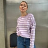 Свитер женский из шерсти с акрилом в полоску сиреневый свободного кроя осенний  k-123638