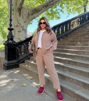 Костюм-двойка женский вельветовый с рубашкой и брюками осенний