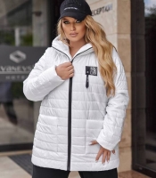 Куртка женская демисезонная белая стёганая с капюшоном из плащевки утеплённая синтепоном средняя