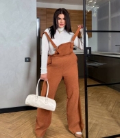 Комплект женский: микровельветовый комбинезон с регулируемыми бретелями и гольф из вискозного рубчика осенний