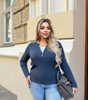 Лонгслив женский из рубчика с декольте-обманкой на молнии осенний