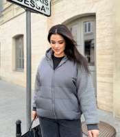 Куртка женская осенняя утепленная из плащевки с рукавами из эко-баранчика и капюшоном