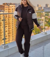 Костюм-тройка женский утепленный из плащевки и трехнитки на флисе с жилетом стеганым и свитшотом осенний