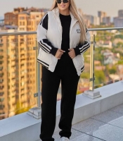 Костюм-тройка женский из трехнитки на флисе с жилетом из плащевки на утеплителе стеганый с капюшоном осенний