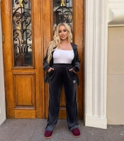 Спортивный костюм женский велюровый с капюшоном на молнии осенний