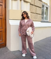 Костюм-двойка женский замшевый на дайвинге с капюшоном осенний