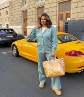 Костюм-двойка женский замшевый на дайвинге с капюшоном осенний