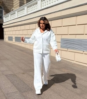 Костюм-двойка женский замшевый на дайвинге с капюшоном осенний белый