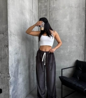 Брюки женские велюровые свободного кроя с высокой посадкой осенние