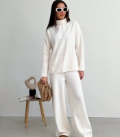 Костюм-двойка женский из турецкой вязки с оверсайз свитером и брюками высокой посадки осенний