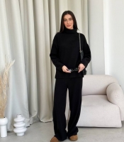 Костюм-двойка женский из турецкой вязки с оверсайз свитером и брюками свободного кроя осенний