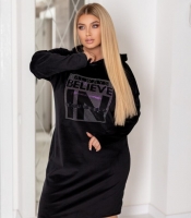 Платье-туника женское велюровое с капюшоном и декоративным принтом осенне-зимнее