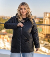 Куртка женская стеганая утепленная удлиненного силуэта с капюшоном осенне-весенняя